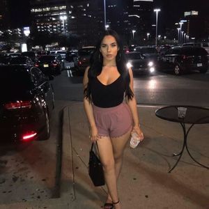 Meet your Posher, Daniela